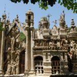 Le Palais Idéal du Facteur Cheval: Une oeuvre d&rsquo;art brut sculptée par la persévérance