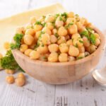 Découvrez comment intégrer les pois chiches dans votre alimentation végétarienne