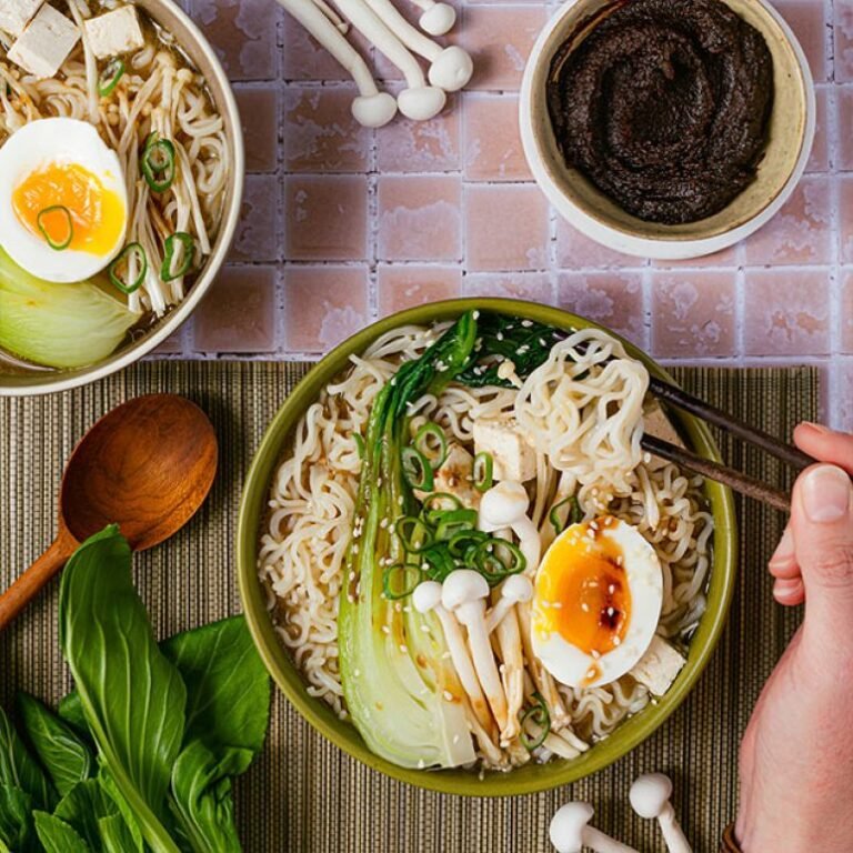 Ramen maison végétarien: une recette facile et gourmande