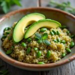 Bowl de quinoa, avocat et graines de courge